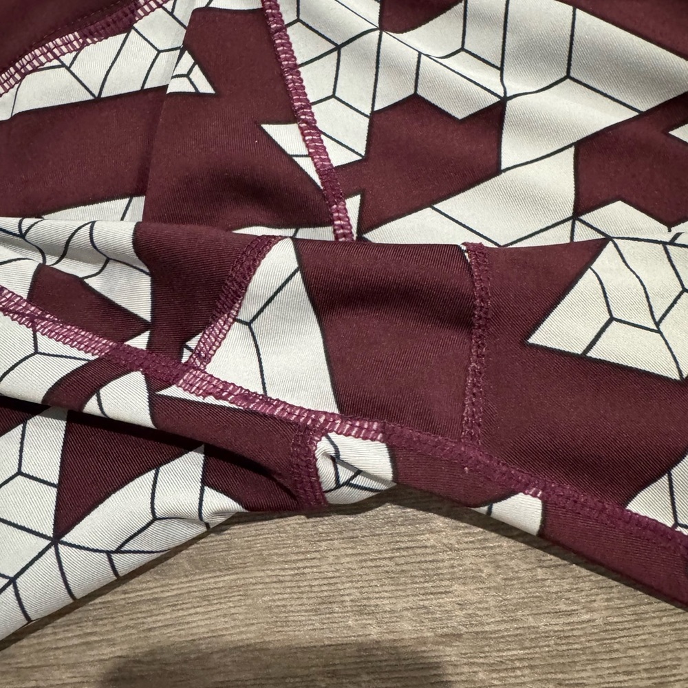 Oiselle Maroon Running Knickers - Picture 3 of 4